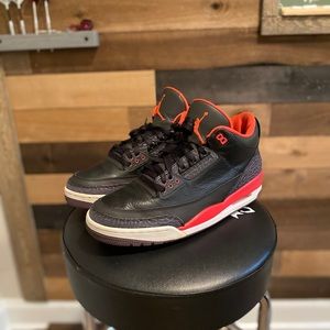 Jordan 3 crimson red